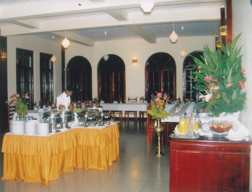 Royal Mount Hotel Канди Экстерьер фото